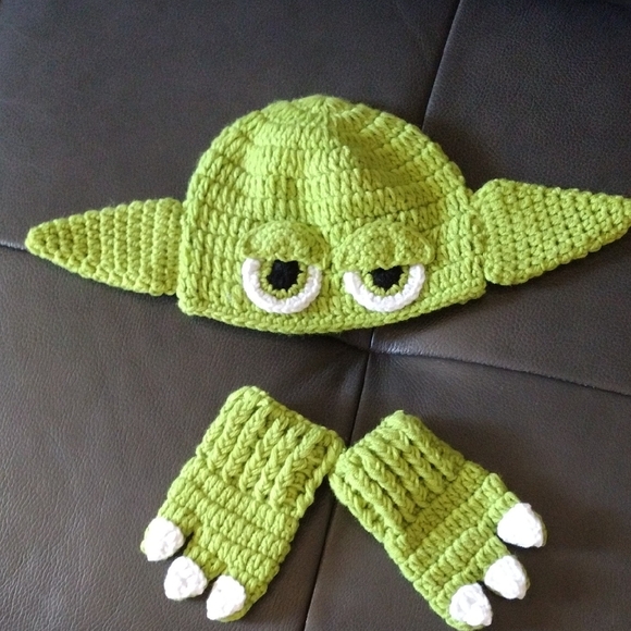 Costume Other - Baby Yoda Knit Baby Hat and Mittens Set